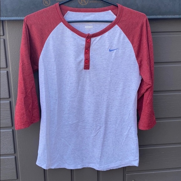 Nike Shirt - Picture 2 of 4
